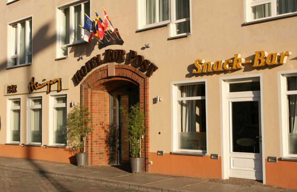 Altstadt Hotel Zur Post Stralsund Buitenkant foto