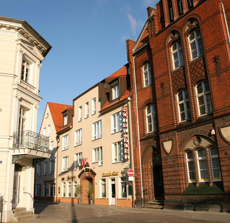 Altstadt Hotel Zur Post Stralsund Buitenkant foto